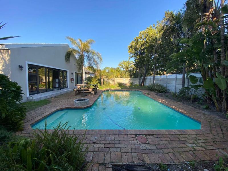 4 Bedroom Property for Sale in Amandelrug Western Cape